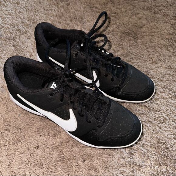 NIKE
MEN'S ALPHA HUARACHE VARSITY LOW sz 6.5 - Picture 1 of 9